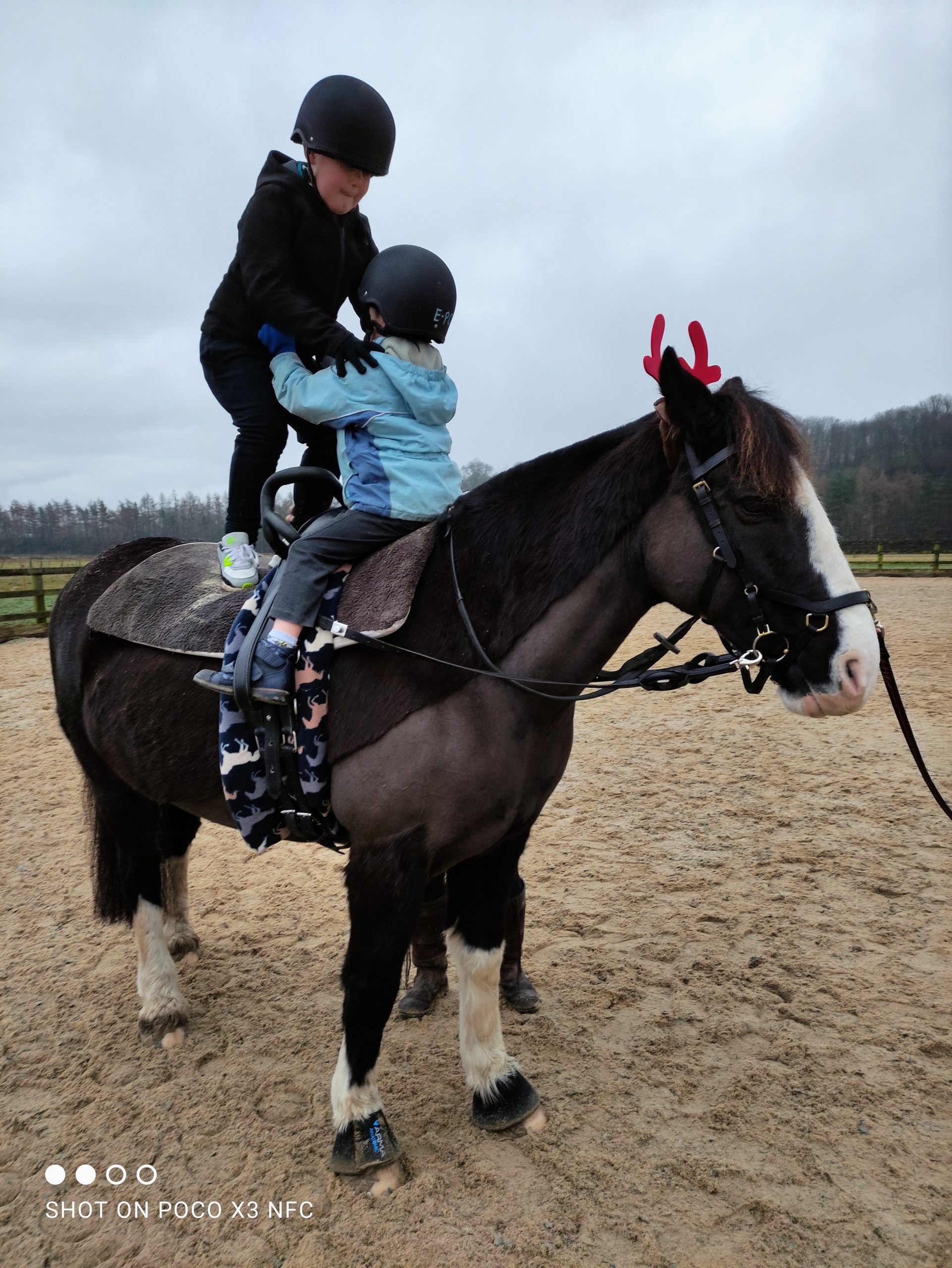 children on horse